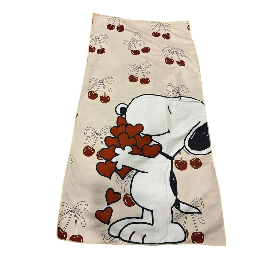 Snoopy with lots of red hearts beach towel